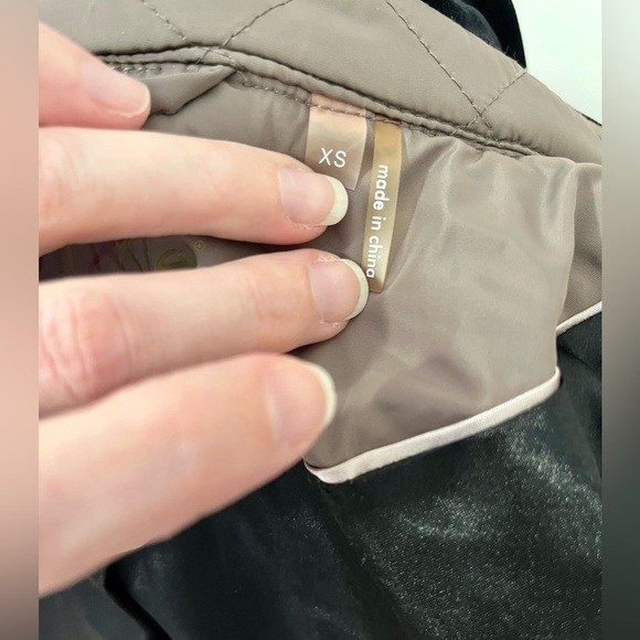 Women’s Quilted Calvin Klein Puffer Coat Olive Green Size XS - Picture 10 of 10